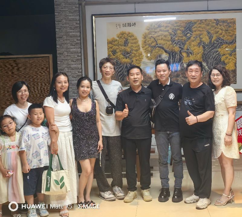Voles Company warmly welcomes its long-term American partner to visit and jointly discuss the innovation and upgrade of hand cream products